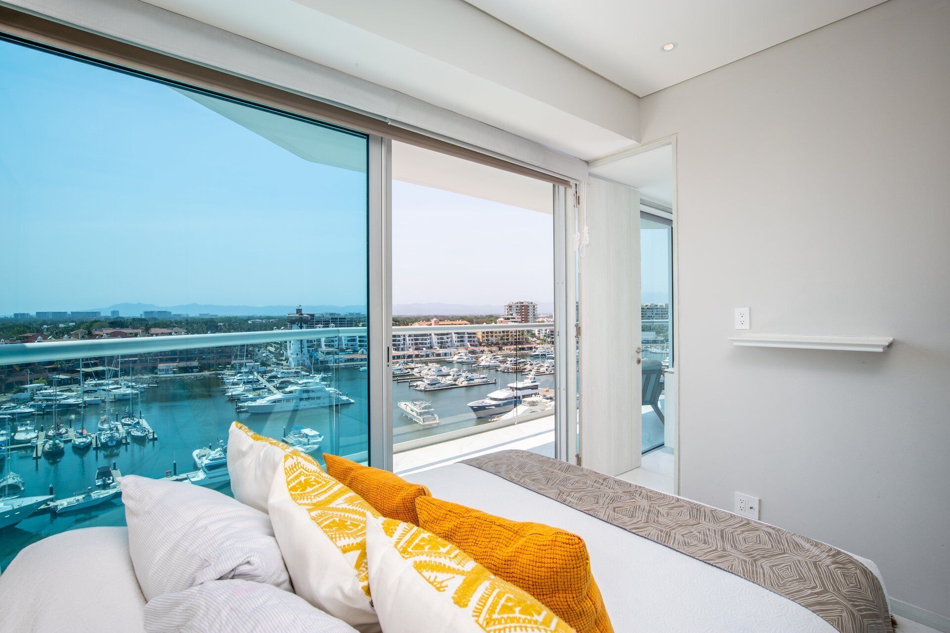 Condo, 1 Katil Raja (King), Kitchen (NAUTICO NAUTICO 8A) | 1 bilik tidur, dihias secara berasingan 