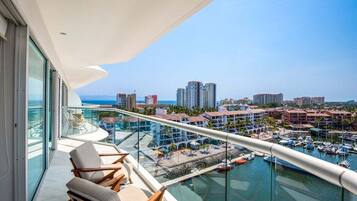 Appart'hôtel, 1 très grand lit, balcon (Nautico 8A) | Vue de la chambre