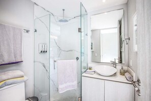 Condo, 1 King Bed, Balcony (Nautico 8A) | Bathroom | Towels - Nautico Nautico 8A (Puerto Vallarta)