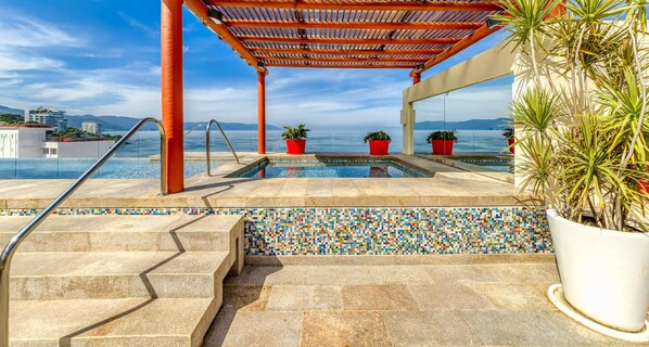 Pool - Amazing 1 BR Condo - Rooftop Pool - Bay View (Puerto Vallarta)