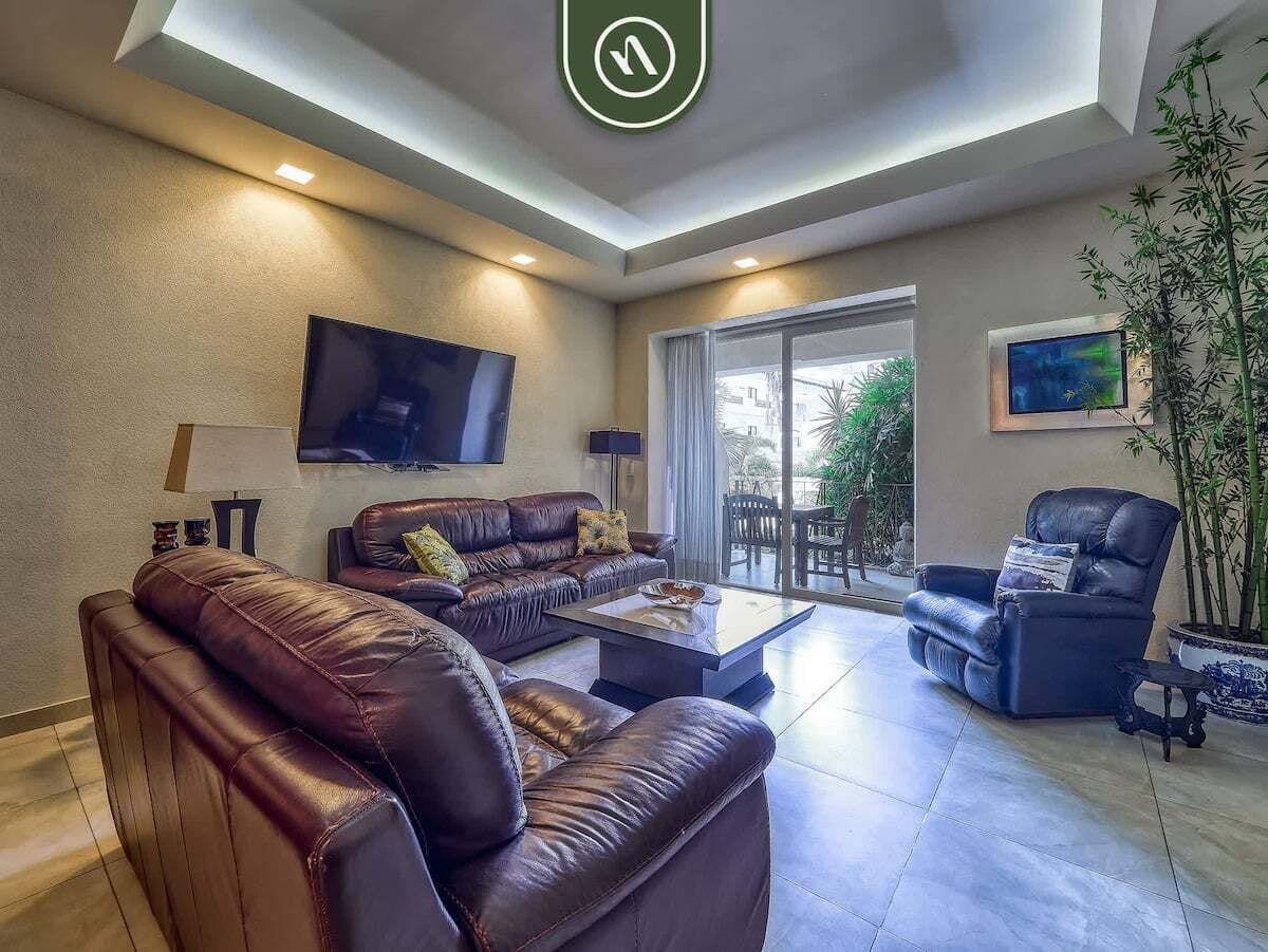 Condo, 1 cama King size, hidromasaje, vista a la playa (V177 106) | Área de sala de estar