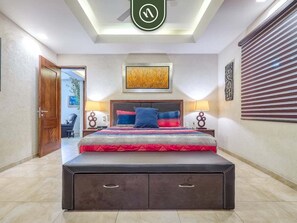 Condo, 1 King Bed, Hot Tub, Beach View (V177 106) | 1 bedroom, individually decorated, individually furnished