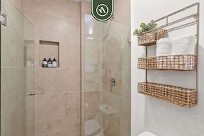 Apartment, Multiple Beds, Kitchen, Ocean View (Koralion 6D) | Bathroom