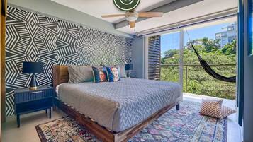 Departamento, varias camas, cocina, vista al océano (Sea View Residences 302) | 2 habitaciones, decoración personalizada y muebles diferentes