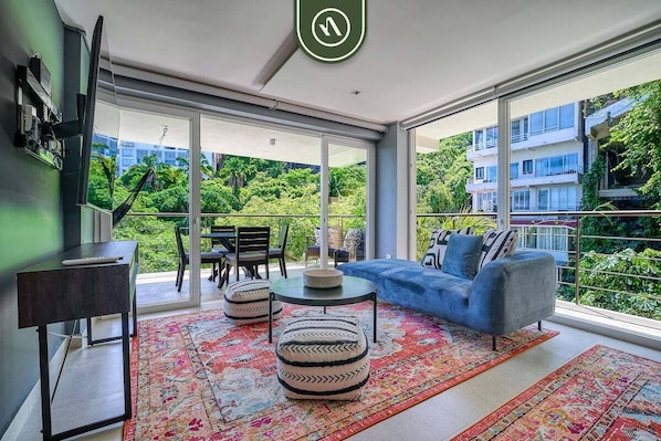 Condo, Multiple Beds, Hot Tub, Ocean View (Sea View Residences 302) | Living area