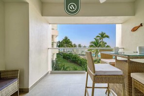 Dining - Oceanview 1 BR Condo - Beach - Multiple Pools (Puerto Vallarta)