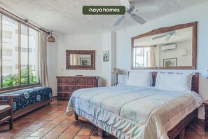 Condo, varias camas, acceso a la alberca, vista al océano (604 Vista del Sol) | 2 habitaciones, decoración personalizada y muebles diferentes 