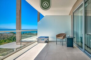 Terrace/patio - New 3BR Condo - Oceanview Terrace - Private Beach (Punta de Mita)