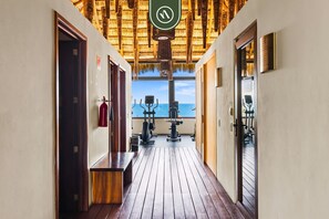 Apartment, 1 King-Bett, Küche, Meerblick (Nayri 606) | Fitnessbereich