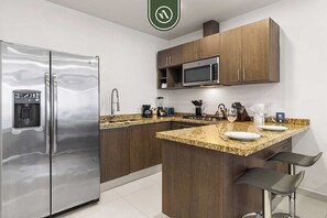 Departamento, 1 cama King size, hidromasaje, vista al océano (Nayri 606) | Cocina privada