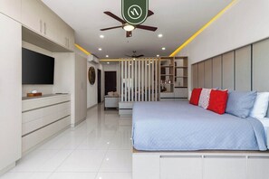 Apartment, 1 King Bed, Hot Tub, Ocean View (Nayri 606)