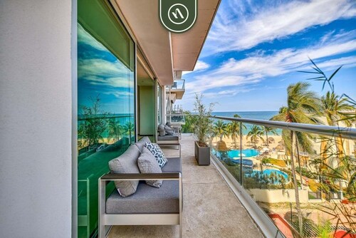 Luxury Oceanfront 2BR Condo With Private Balcony
