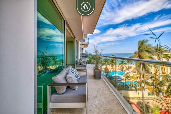 Property grounds - Luxury Oceanfront 2BR Condo With Private Balcony (Puerto Vallarta)