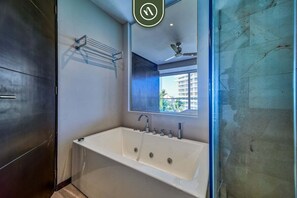 Apartment, Multiple Beds, Terrace, Ocean View (Península T1 3E) | Bathroom | Towels - Luxury Oceanfront 2BR Condo With Private Balcony (Puerto Vallarta)