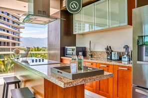 Departamento, varias camas, Terraza, vista al océano (Península T1 3E) | Cocina privada