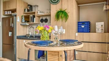 Studio, 1 giường cỡ king, ban công, quang cảnh thành phố (Makare 403) | Bếp riêng