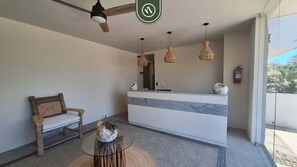 Studio, 1 King Bed, Balcony, City View (Makare 403) | Lobby