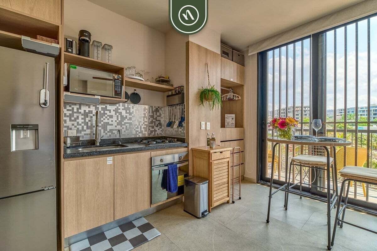 Studio, 1 King Bed, Balcony, City View (Makare 403) | Private kitchen