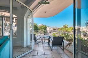 Apartment, Multiple Beds, Kitchen, Ocean View (Punta Diamante 4) | Property grounds