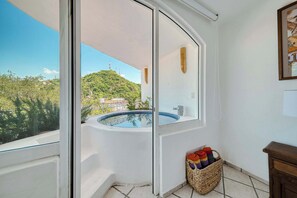 Apartment, Multiple Beds, Kitchen, Ocean View (Punta Diamante 4) | Interior