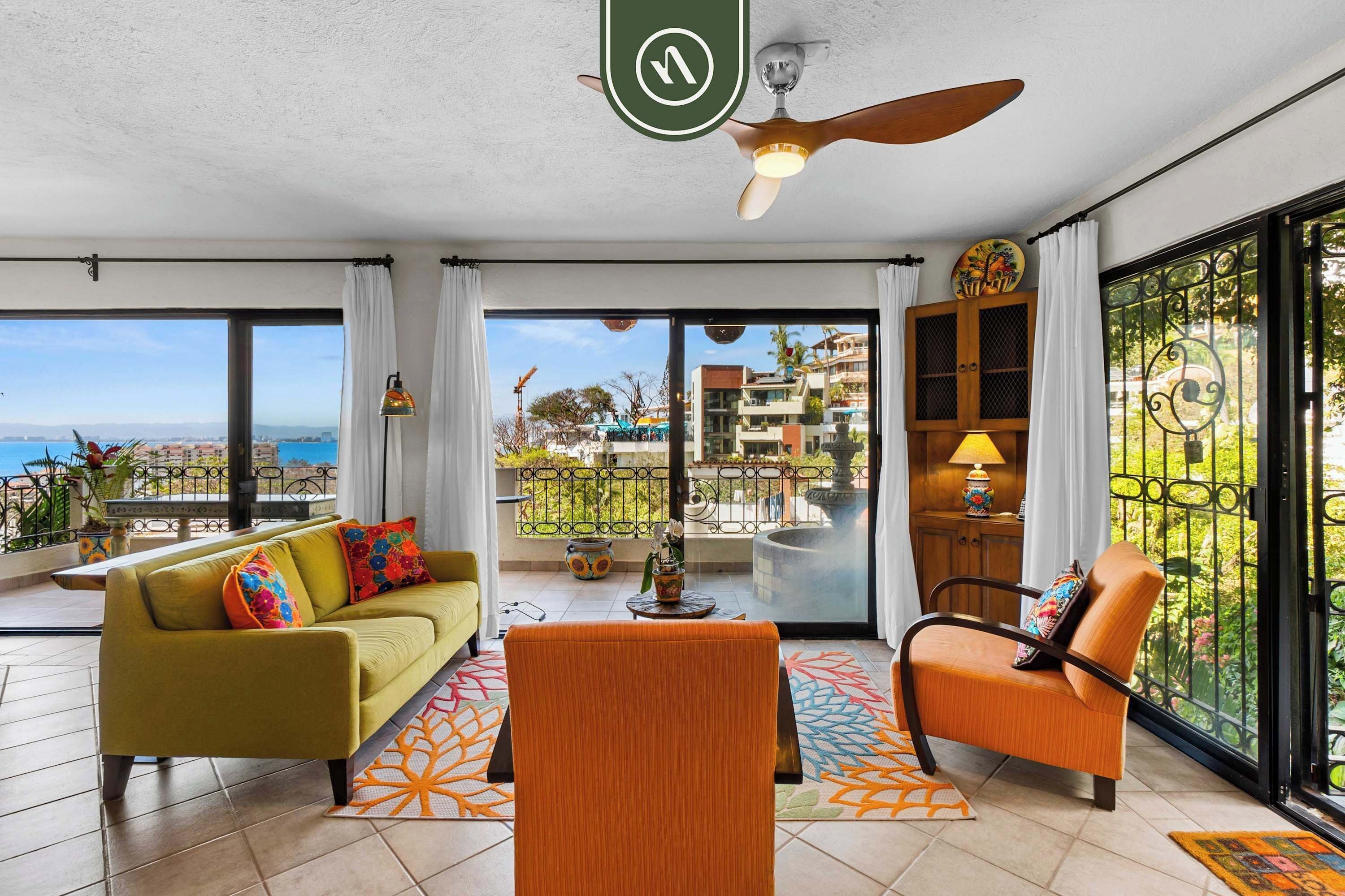 Departamento, varias camas, cocina, vista al océano (Hortensias 141 Unit 1) | Área de sala de estar | Televisión de pantalla plana de 42 pulgadas con canales digitales 