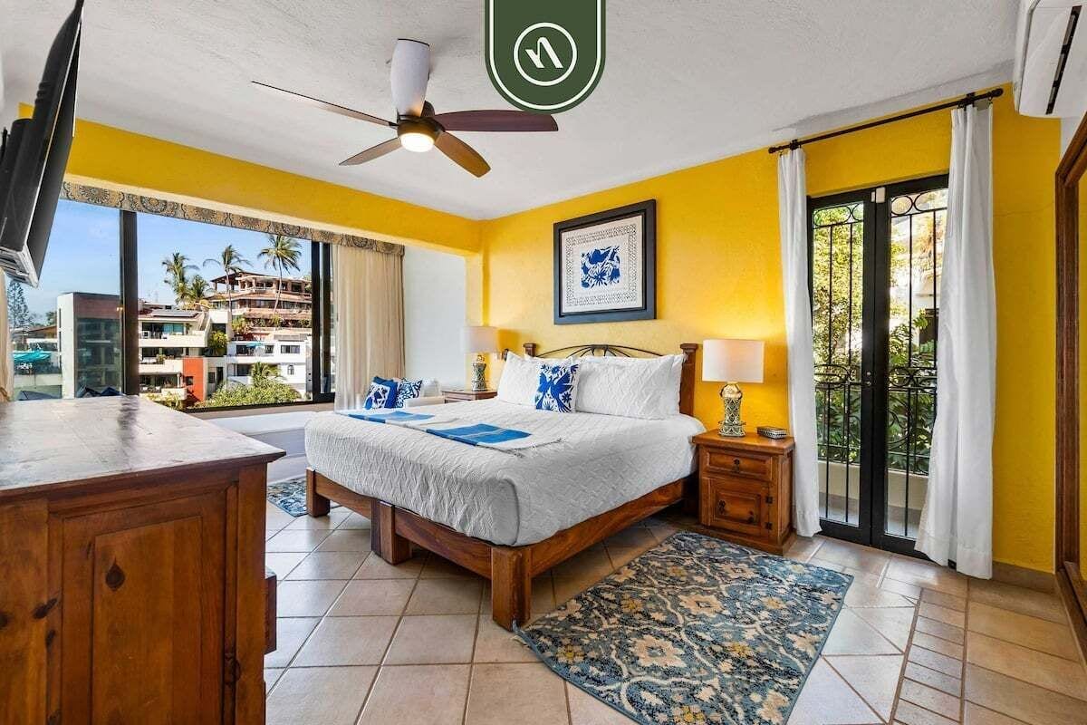 Condo, varias camas, acceso a la alberca, vista al océano (Hortensias 141 Unit 1) | 2 habitaciones, decoración personalizada y muebles diferentes 