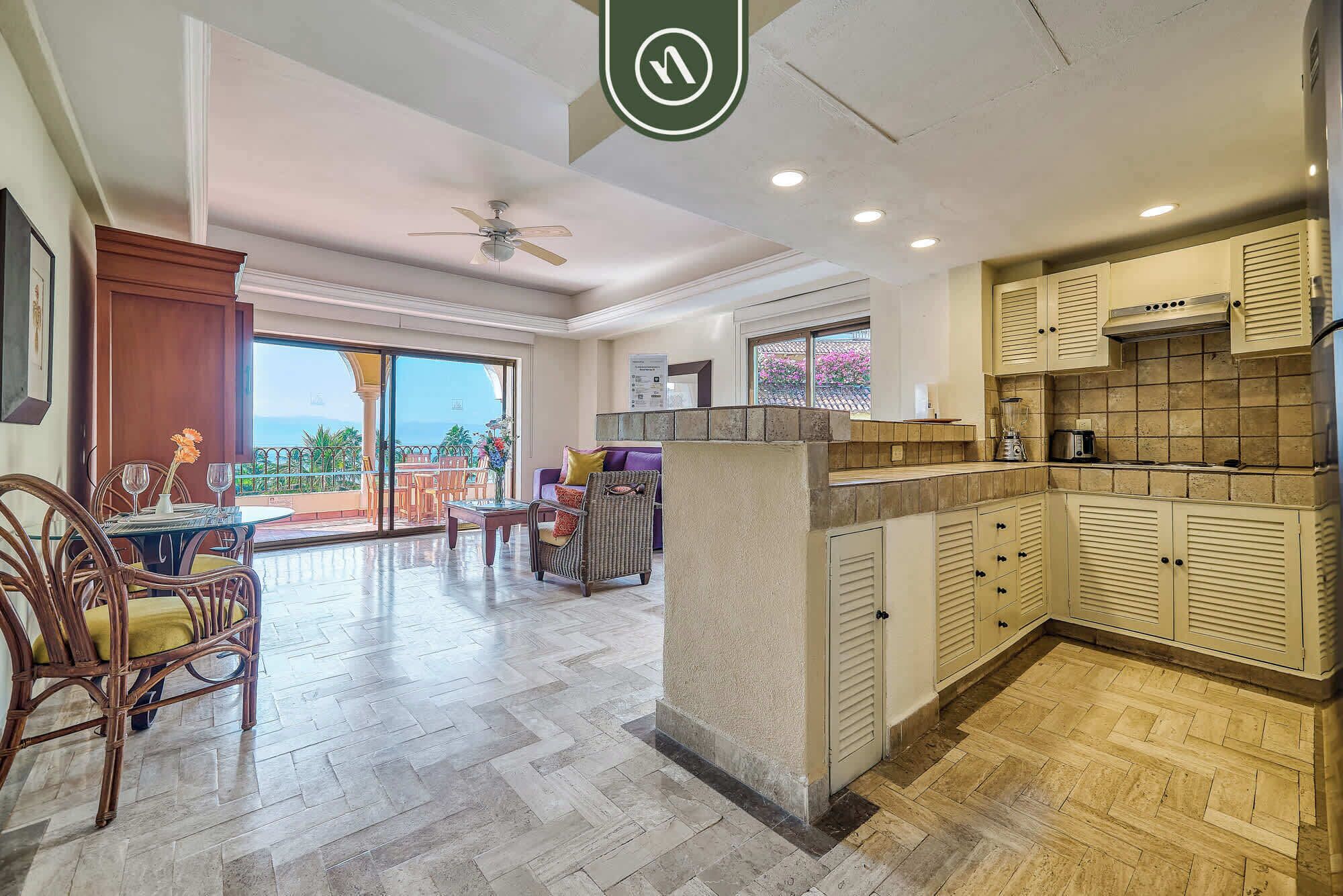 Condo, varias camas, acceso a la alberca, vista al océano (Velas Vallarta 2601) | Cocina privada | Tetera eléctrica 