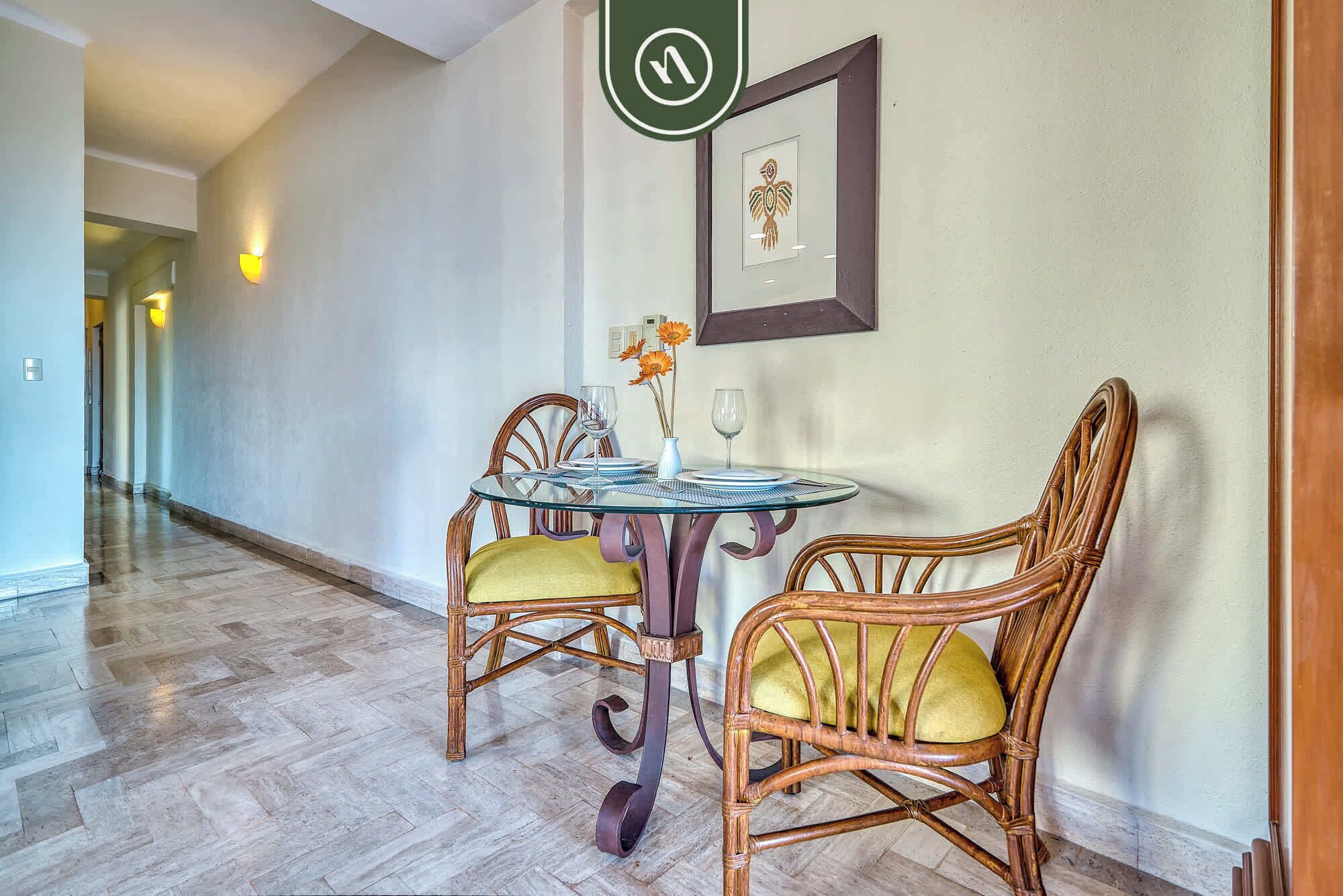 Condo, varias camas, acceso a la alberca, vista al océano (Velas Vallarta 2601) | 2 habitaciones, decoración personalizada y muebles diferentes 