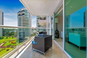 Apartment, Multiple Beds, Kitchen, Ocean View (Shangri-La T5-7B) | View from room