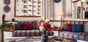 Apartment, Multiple Beds, Pool Access, Ocean View (802-VistadelSol) | Living area