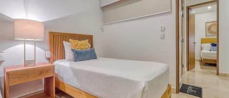 Appartement, Meerdere bedden, toegang tot zwembad, uitzicht op zee (Harbor 171 North Tower 2103) | 3 slaapkamers, individueel gedecoreerd, individueel gemeubileerd