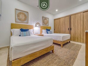 Condo, Plusieurs lits, accès à la piscine, vue sur l’océan (Harbor 171 North Tower 2103) | 3 chambres, décor unique, ameublement unique, literie fournie