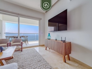 Apartment, Multiple Beds, Kitchen, Ocean View (Harbor 171 Torre Norte 2103) | Living area