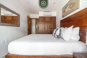 Departamento, 1 cama Queen size, balcón, vista al océano (Aquiles Serdan 374 No 03) | 1 habitación, decoración personalizada y muebles diferentes 