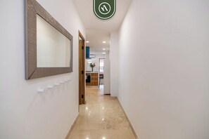Apartment, 1 Queen Bed, Balcony, Ocean View (Aquiles Serdan 374 No 03) | Interior
