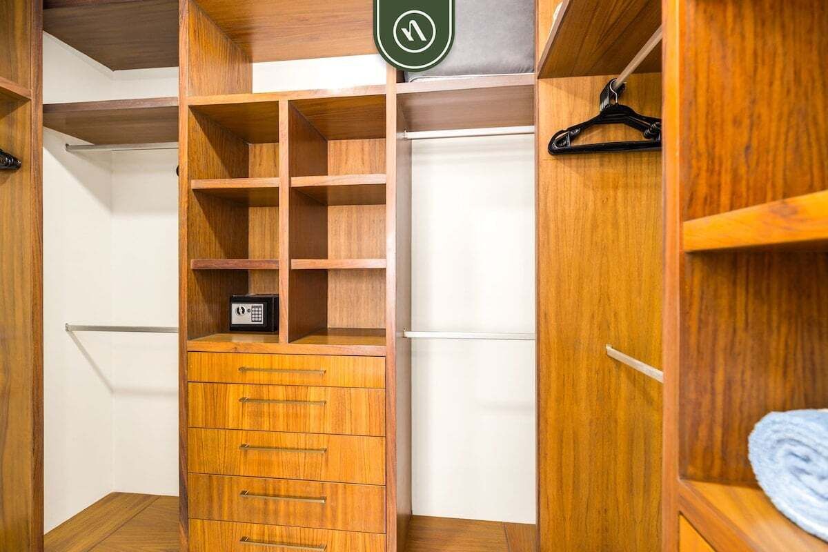 Apartment, Multiple Beds, Balcony, Ocean View (Serenity 302) | Interior
