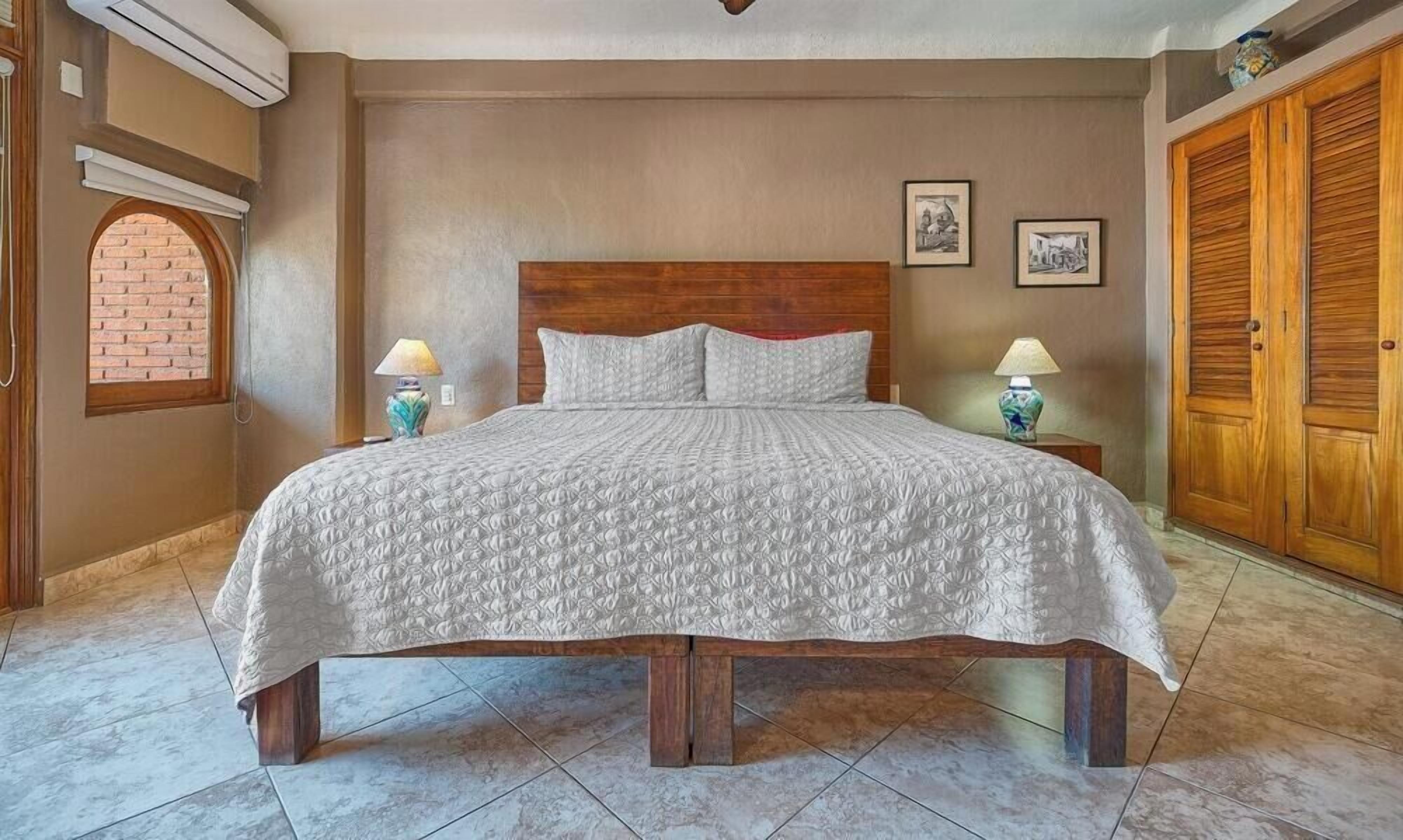 2 bedrooms, individually decorated, individually furnished, bed sheets