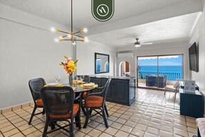 Apartment, Multiple Beds, Kitchen, Ocean View (Plaza Dorada 603 604) | Dining