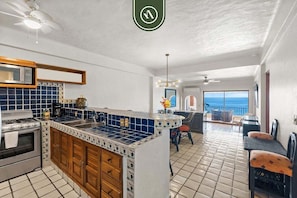 Apartamento, várias camas, sacada, vista para o oceano (Plaza Dorada 603 604) | Cozinha privada