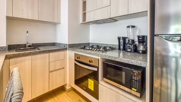 Apartment, 1 King Bed, Kitchen, Ocean View (Casa Las Palmas 102) | Private kitchen | Dining tables