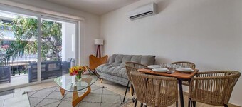 New 1 BR Condo - Oceanview Pool - 2 min to Beach