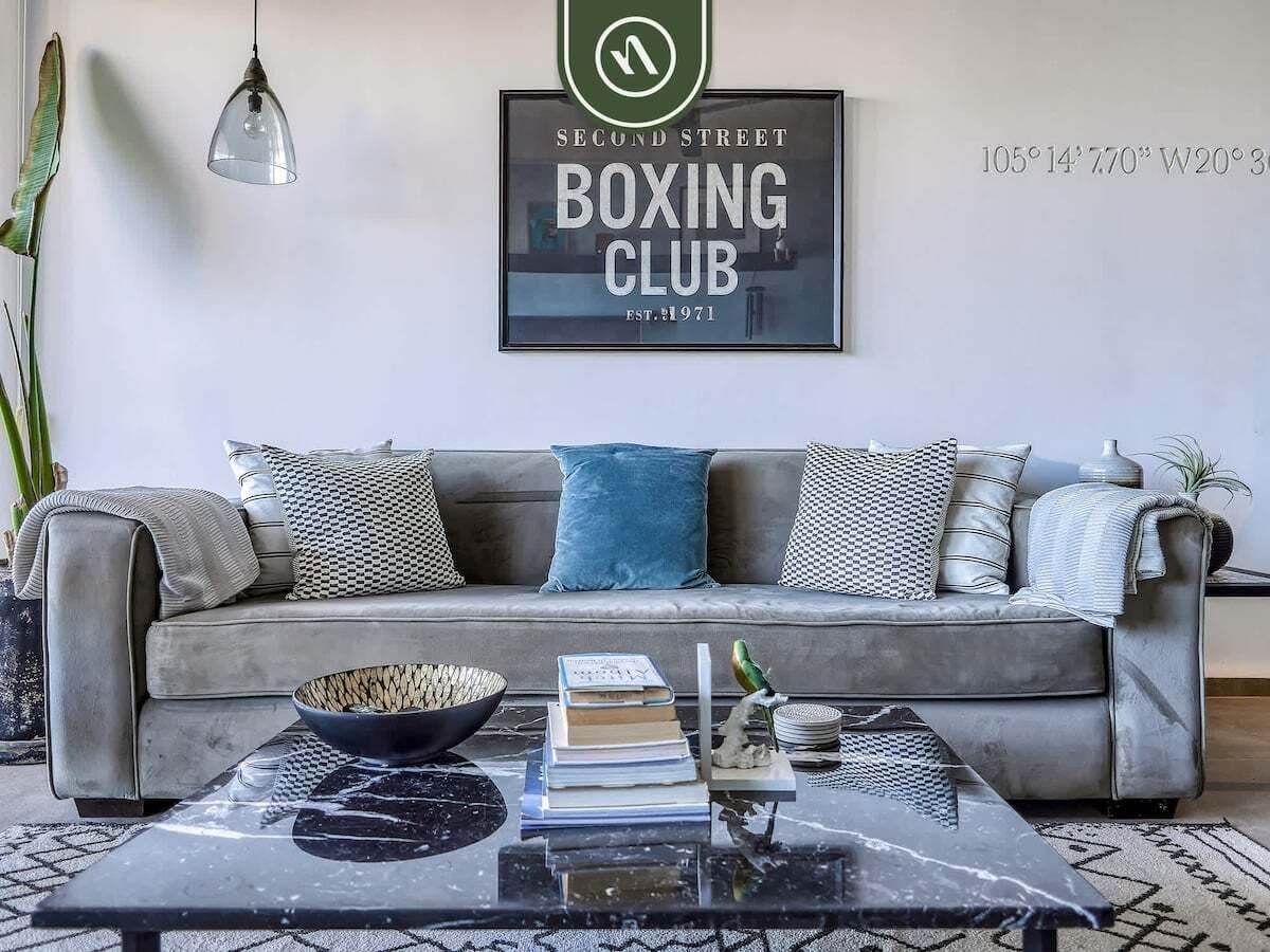 Condo, 1 King Bed, Pool Access, Ocean View (Sail View 312) | Living area