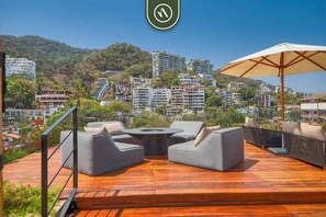 Condo, 1 King Bed, Pool Access, Ocean View (Sail View 312) | Outdoor dining