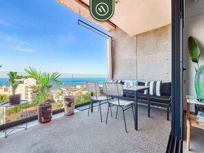 Condo, 1 Katil Raja (King), Pool Access, Ocean View (Sail View 312) | Tempat makan luar