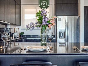Condo, 1 King Bed, Pool Access, Ocean View (Sail View 312) | Private kitchen