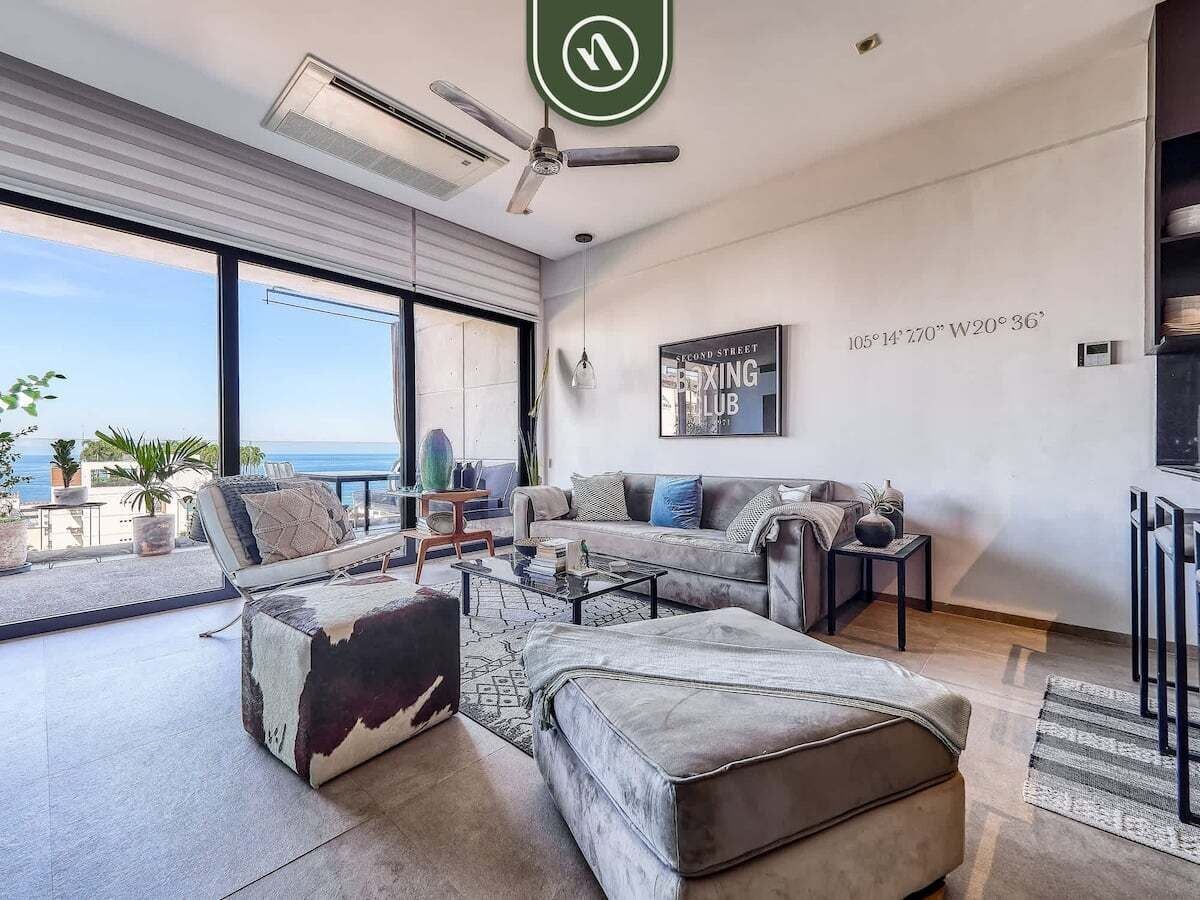 Condo, 1 King Bed, Pool Access, Ocean View (Sail View 312) | Living area