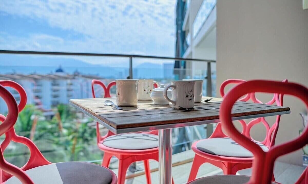 Condo, Plusieurs lits, baignoire à remous, vue sur la plage (Nima Bay F602) | Vue de la chambre