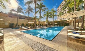 Pool - Luxury 2BR Condo in Marina - Pool - Zen Rooftop (Puerto Vallarta)