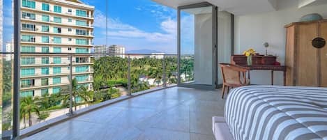 Condo, varias camas, hidromasaje, vista a la playa (Nima Bay F602) | 2 habitaciones, decoración personalizada y muebles diferentes