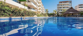 2BR Condo With Private Terrace - Near to the Beach